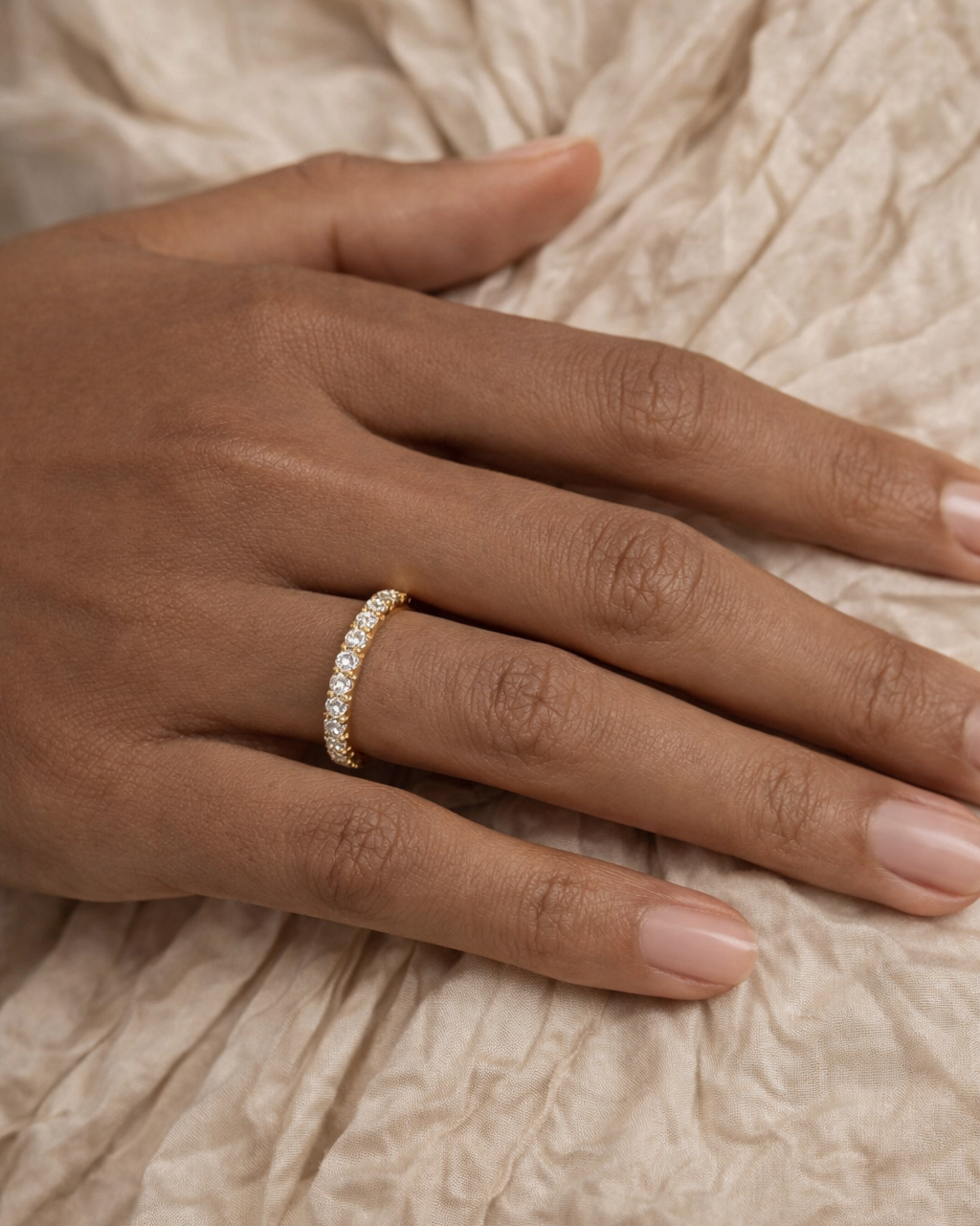 Loop Eternity Band  (Gold)